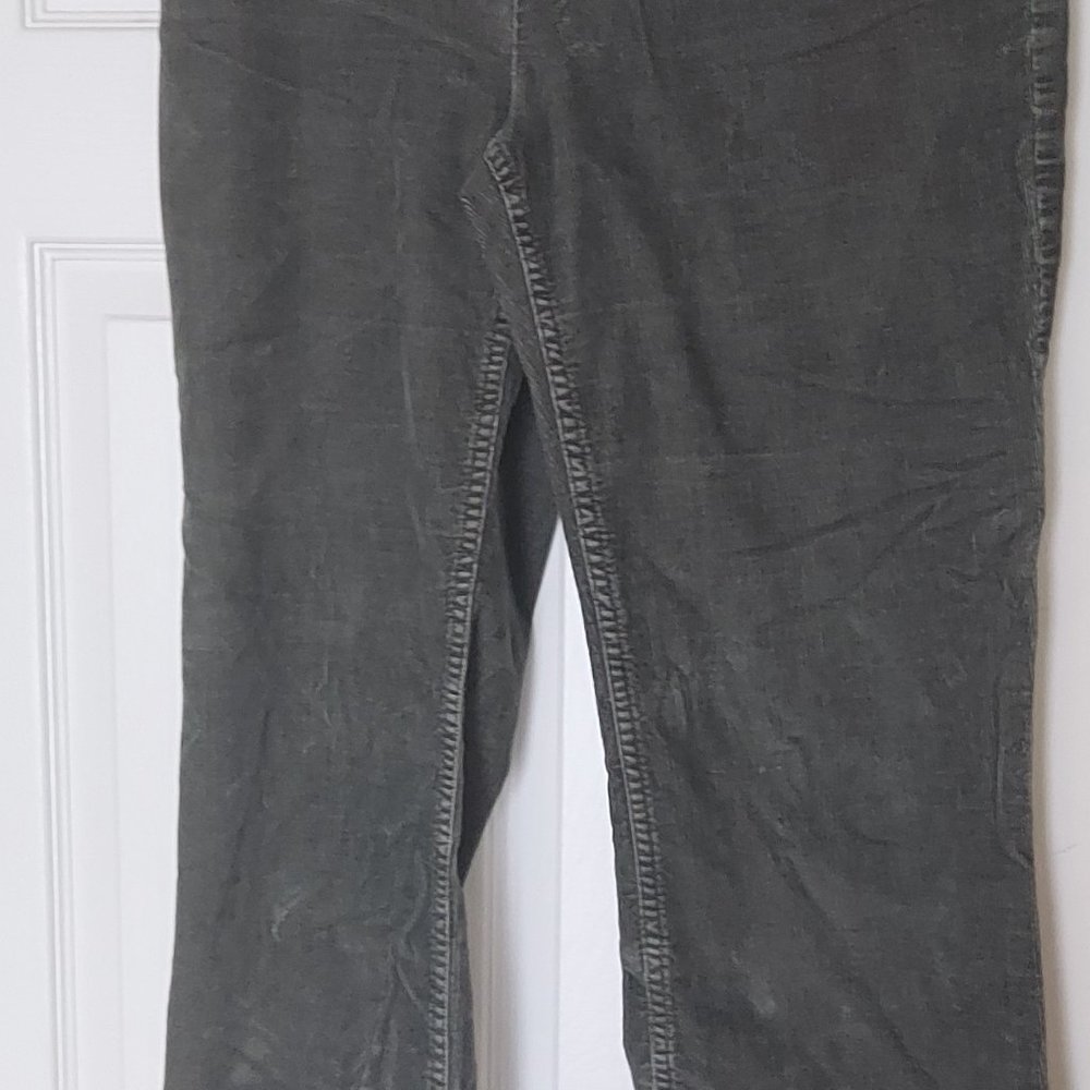 J. Jill 8T Olive Courduroy Bootleg pants